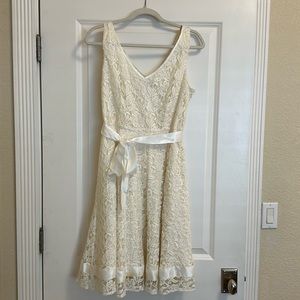 Tahari - Cream Lace Dress - Beautiful!
